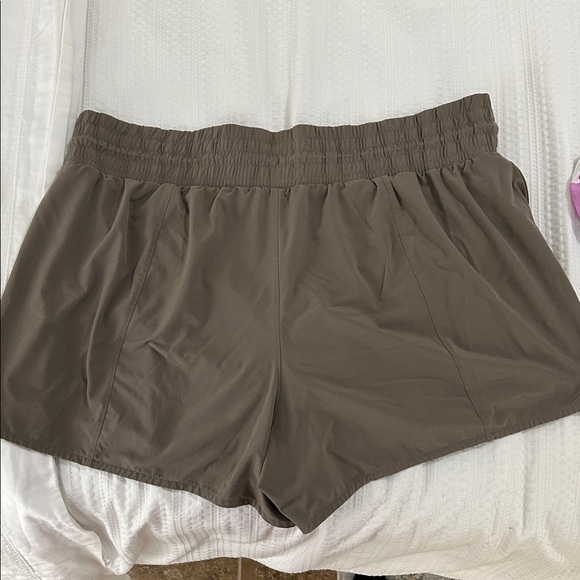 All In Motion Shorts - Picture 3 of 4